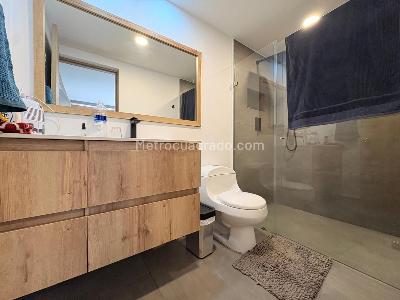 Casa de 4 alcobas en arriendo en El Poblado, Medellín, 248 m² · foto 15 de 18