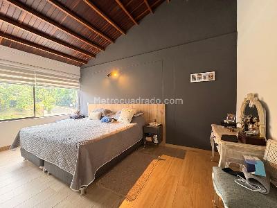 Casa de 4 alcobas en arriendo en El Poblado, Medellín, 248 m² · foto 9 de 18
