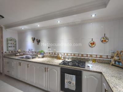 Casa en arriendo en El Poblado, Medellín · foto 7 de 20