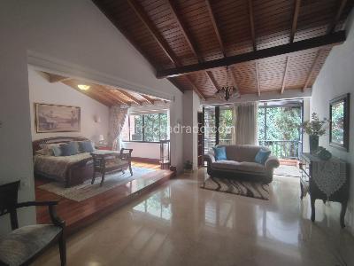 Casa de 3 alcobas en venta en El Poblado, Medellín, 256 m² · foto 11 de 20