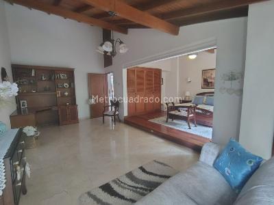 Casa de 3 alcobas en venta en El Poblado, Medellín, 256 m² · foto 13 de 20