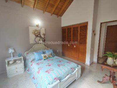 Casa de 3 alcobas en venta en El Poblado, Medellín, 256 m² · foto 15 de 20