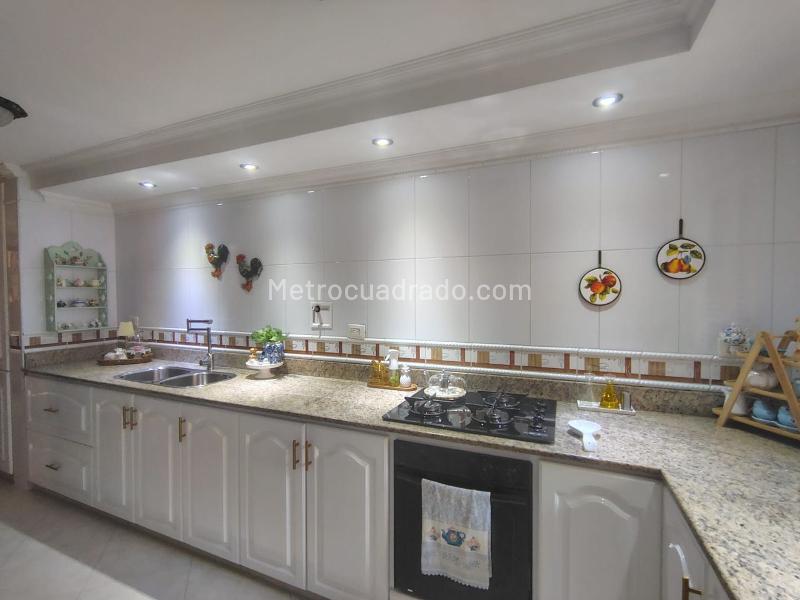 Casa en Venta, EL POBLADO, Medellín – další