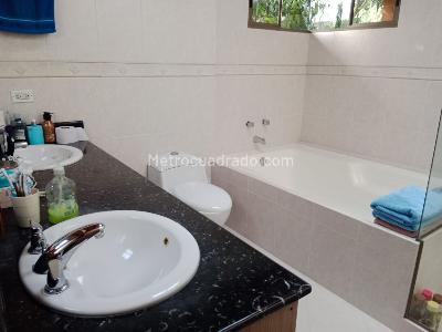 Casa de 4 alcobas en venta en Envigado, Envigado, 550 m² · foto 13 de 17