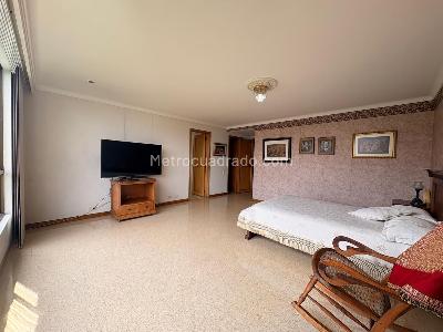 Apartamento de 4 alcobas en venta en El Poblado, Medellín, 295 m² · foto 12 de 20