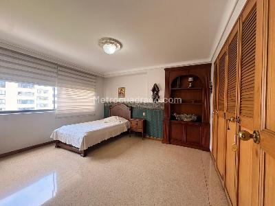 Apartamento de 4 alcobas en venta en El Poblado, Medellín, 295 m² · foto 13 de 20