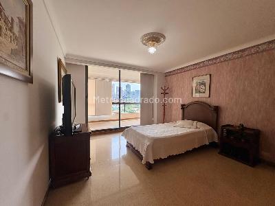 Apartamento de 4 alcobas en venta en El Poblado, Medellín, 295 m² · foto 15 de 20