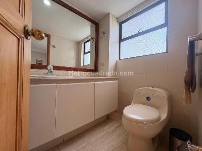 Apartamento de 4 alcobas en venta en El Poblado, Medellín, 295 m² · foto 18 de 20