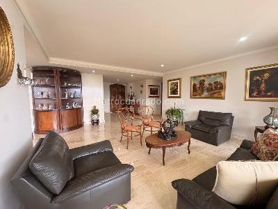 Apartamento de 4 alcobas en venta en El Poblado, Medellín, 295 m² · foto 2 de 20