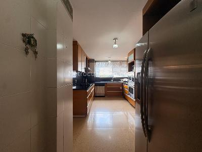 Apartamento de 4 alcobas en venta en El Poblado, Medellín, 295 m² · foto 9 de 20