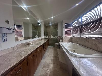 Apartamento en venta en El Poblado, Medellín · foto 15 de 19