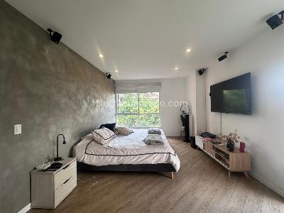 Apartamento de 2 alcobas en venta en El Poblado, Medellín, 127 m² · foto 11 de 17