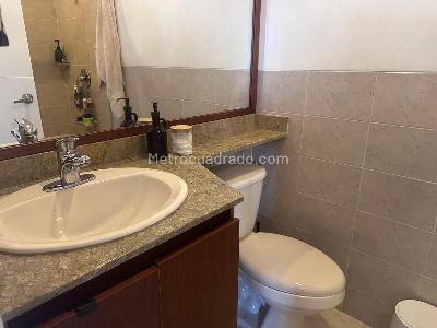 Apartamento de 2 alcobas en venta en El Poblado, Medellín, 127 m² · foto 16 de 17