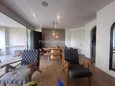 Apartamento de 2 alcobas en venta en El Poblado, Medellín, 127 m² · foto 5 de 17