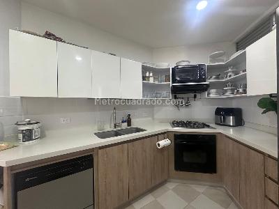 Apartamento de 2 alcobas en venta en El Poblado, Medellín, 127 m² · foto 7 de 17