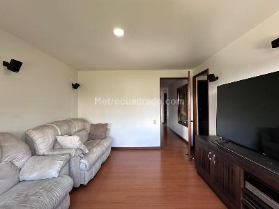 Apartamento de 3 alcobas en venta en El Poblado, Medellín, 212 m² · foto 16 de 20