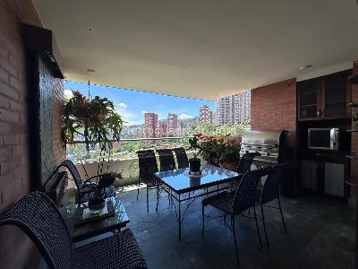 Apartamento de 3 alcobas en venta en El Poblado, Medellín, 212 m² · foto 19 de 20