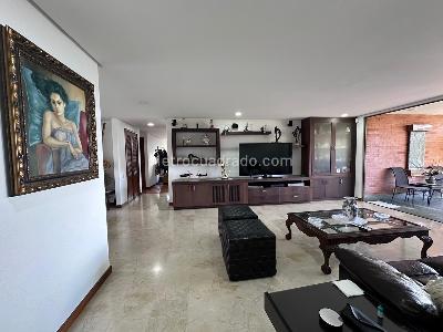 Apartamento de 3 alcobas en venta en El Poblado, Medellín, 212 m² · foto 3 de 20