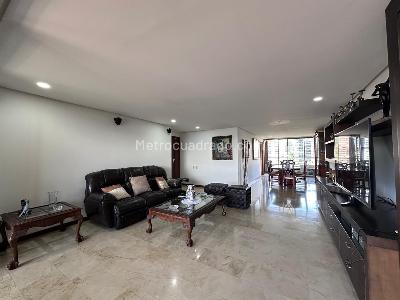Apartamento de 3 alcobas en venta en El Poblado, Medellín, 212 m² · foto 5 de 20