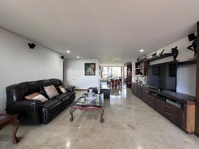 Apartamento de 3 alcobas en venta en El Poblado, Medellín, 212 m² · foto 6 de 20