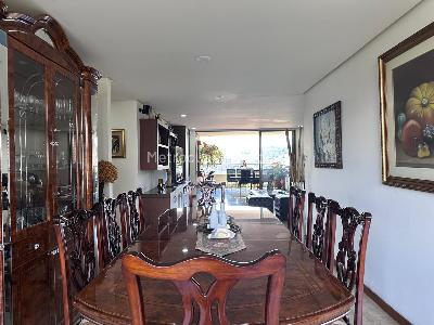 Apartamento de 3 alcobas en venta en El Poblado, Medellín, 212 m² · foto 7 de 20