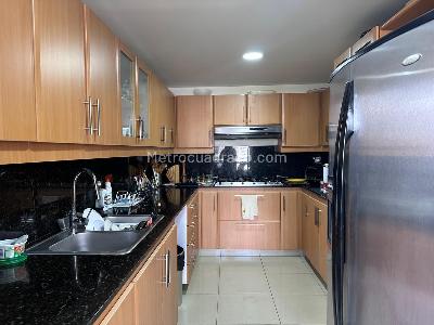 Apartamento de 3 alcobas en venta en El Poblado, Medellín, 212 m² · foto 9 de 20