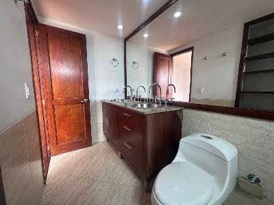 Apartamento de 4 alcobas en venta en El Poblado, Medellín, 170 m² · foto 16 de 19
