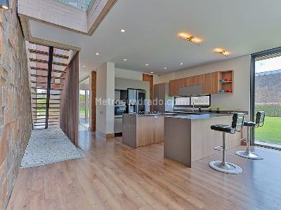 Casa de 3 alcobas en venta en Envigado, Envigado, 1981 m² · foto 4 de 14