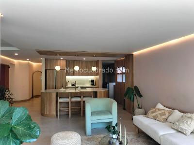 Apartamento en arriendo en El Poblado, Medellín · foto 3 de 19