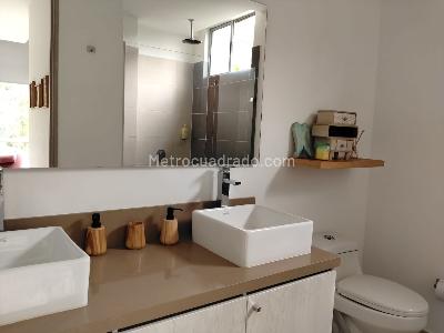 Apartamento de 3 alcobas en arriendo en El Poblado, Medellín, 135 m² · foto 17 de 20