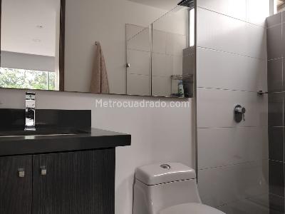 Apartamento de 3 alcobas en arriendo en El Poblado, Medellín, 135 m² · foto 19 de 20