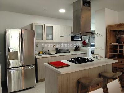 Apartamento de 3 alcobas en arriendo en El Poblado, Medellín, 135 m² · foto 5 de 20