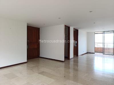 Apartamento de 3 alcobas en venta en El Poblado, Medellín, 160 m² · foto 2 de 18