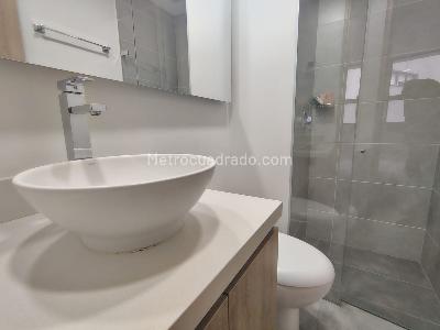 Apartamento de 3 alcobas en arriendo en Altos Del Poblado, Medellín, 102 m² · foto 17 de 18