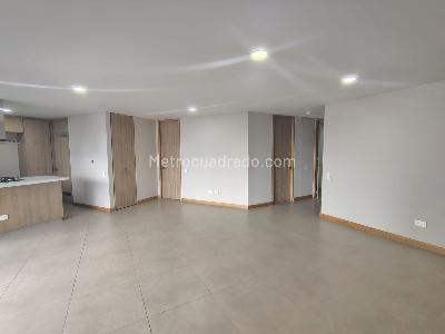 Apartamento de 3 alcobas en arriendo en Altos Del Poblado, Medellín, 102 m² · foto 2 de 18