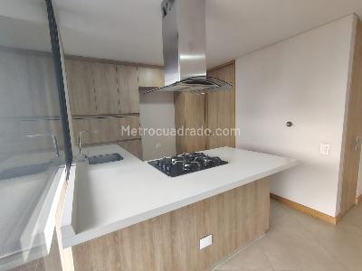 Apartamento de 3 alcobas en arriendo en Altos Del Poblado, Medellín, 102 m² · foto 6 de 18