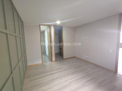 Apartamento de 3 alcobas en arriendo en Altos Del Poblado, Medellín, 102 m² · foto 9 de 18