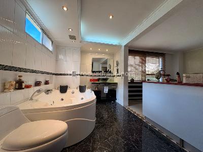 Apartamento de 4 alcobas en venta en El Poblado, Medellín, 225 m² · foto 19 de 20