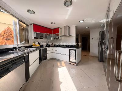 Apartamento de 4 alcobas en venta en El Poblado, Medellín, 225 m² · foto 5 de 20