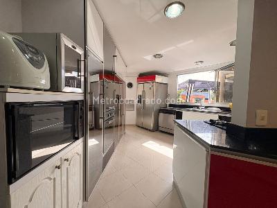 Apartamento de 4 alcobas en venta en El Poblado, Medellín, 225 m² · foto 6 de 20