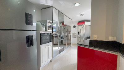 Apartamento de 4 alcobas en venta en El Poblado, Medellín, 225 m² · foto 7 de 20
