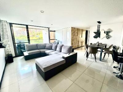 Apartamento de 2 alcobas en venta en El Poblado, Medellín, 107 m² · foto 2 de 12