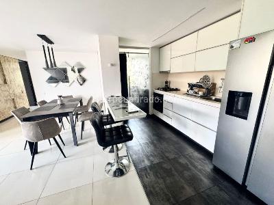 Apartamento de 2 alcobas en venta en El Poblado, Medellín, 107 m² · foto 3 de 12