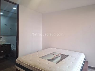 Apartamento de 2 alcobas en arriendo en El Poblado, Medellín, 98 m² · foto 11 de 18