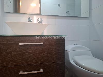Apartamento de 2 alcobas en arriendo en El Poblado, Medellín, 98 m² · foto 15 de 18