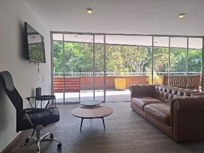 Apartamento de 2 alcobas en arriendo en El Poblado, Medellín, 98 m² · foto 4 de 18