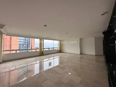 Apartamento de 3 alcobas en venta en El Poblado, Medellín, 172 m² · foto 4 de 19