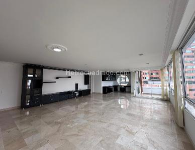 Apartamento de 3 alcobas en venta en El Poblado, Medellín, 172 m² · foto 5 de 19