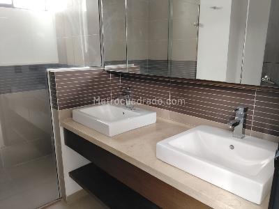 Apartamento de 3 alcobas en arriendo en Lalinde, Medellín, 137 m² · foto 17 de 20