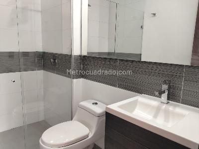 Apartamento de 3 alcobas en arriendo en Lalinde, Medellín, 137 m² · foto 18 de 20